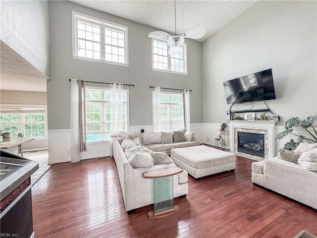 208 Leicester CT, Chesapeake, VA 23322