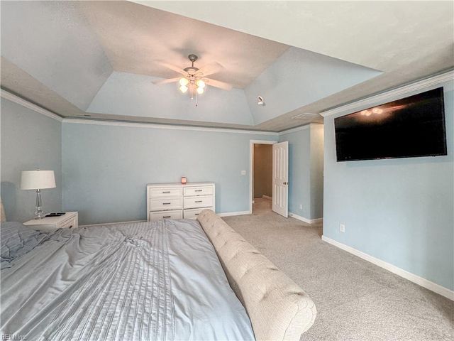 208 Leicester CT, Chesapeake, VA 23322