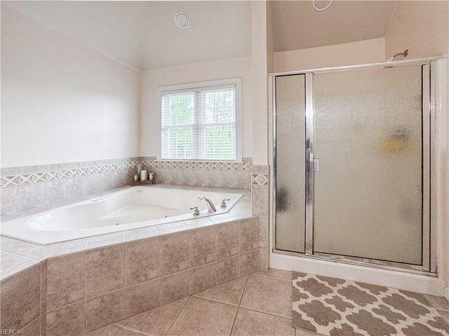 208 Leicester CT, Chesapeake, VA 23322