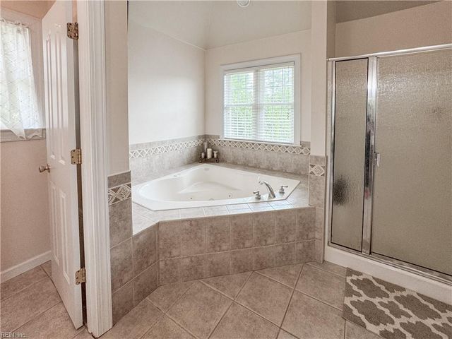 208 Leicester CT, Chesapeake, VA 23322