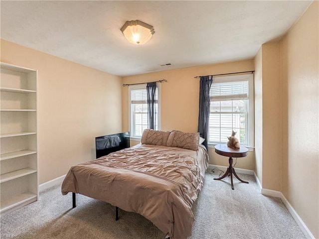 208 Leicester CT, Chesapeake, VA 23322