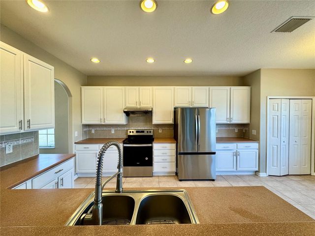 11209 VILLAGE BROOK DRIVE, Riverview, FL 33579