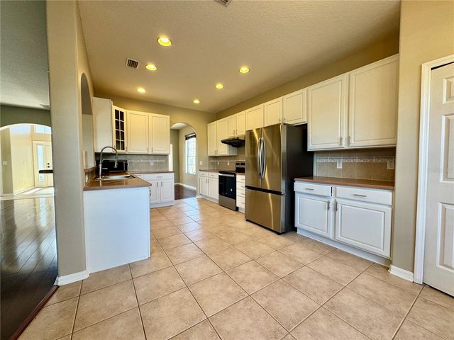 11209 VILLAGE BROOK DRIVE, Riverview, FL 33579