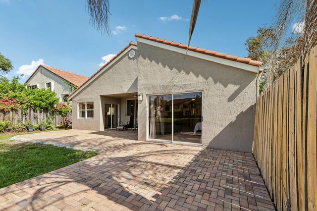 1110 NW 105th Way, Plantation, FL 33322