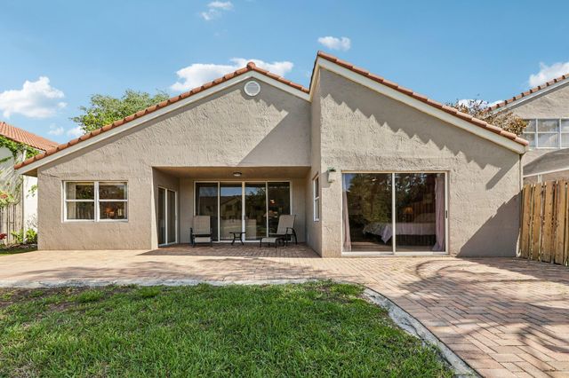 1110 NW 105th Way, Plantation, FL 33322