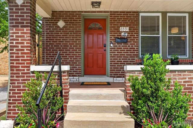 6591 Scanlan Avenue, St Louis, MO 63139