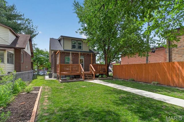 6591 Scanlan Avenue, St Louis, MO 63139