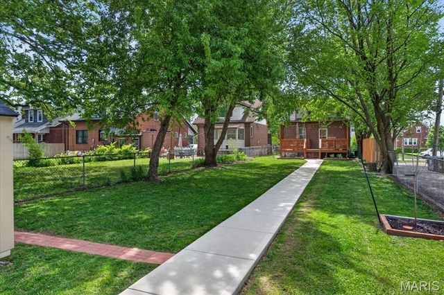 6591 Scanlan Avenue, St Louis, MO 63139