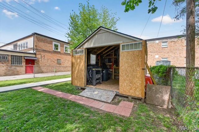 6591 Scanlan Avenue, St Louis, MO 63139
