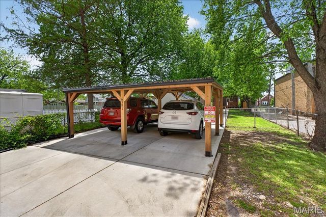 6591 Scanlan Avenue, St Louis, MO 63139