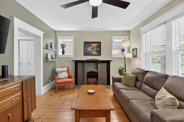 6591 Scanlan Avenue, St Louis, MO 63139