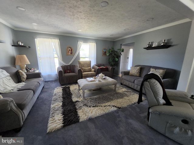 504 PARLIAMENT RD, Marlton, NJ 08053