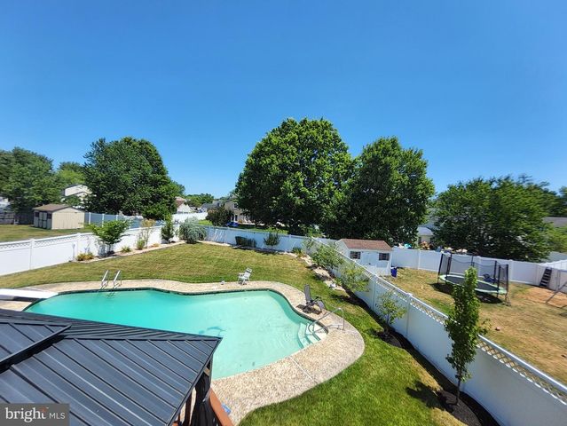 504 PARLIAMENT RD, Marlton, NJ 08053