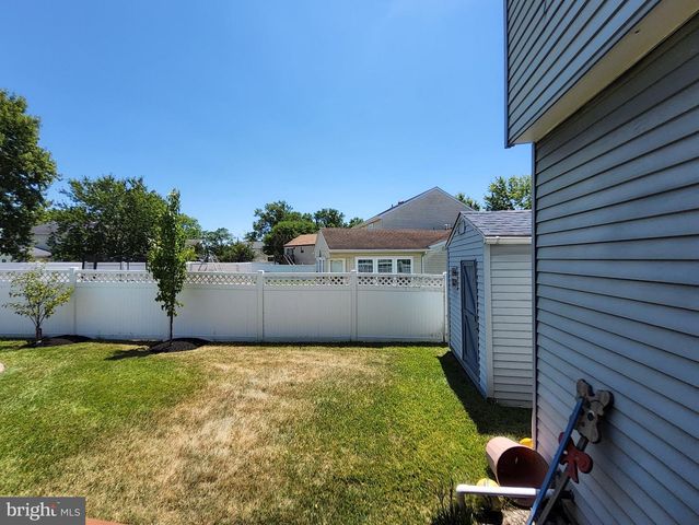 504 PARLIAMENT RD, Marlton, NJ 08053
