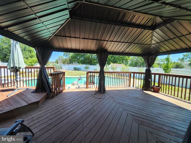 504 PARLIAMENT RD, Marlton, NJ 08053