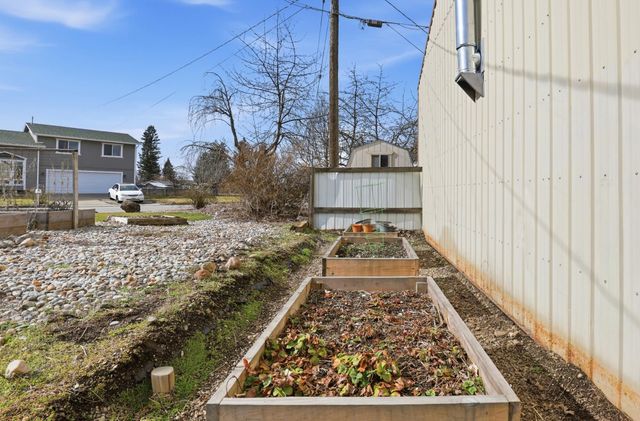 18104 E Maxwell Ave, Spokane Valley, WA 99016