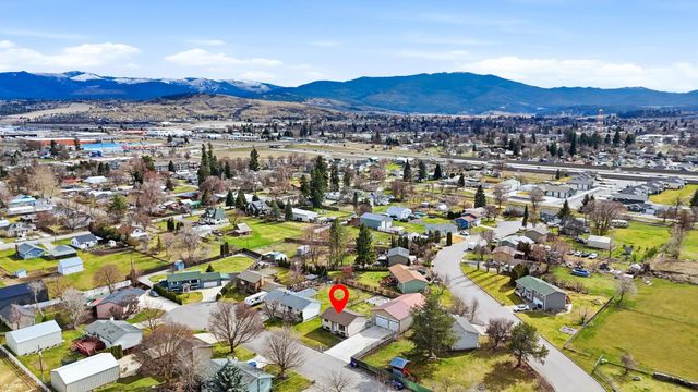 18104 E Maxwell Ave, Spokane Valley, WA 99016