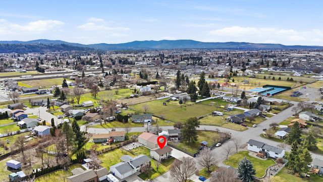 18104 E Maxwell Ave, Spokane Valley, WA 99016