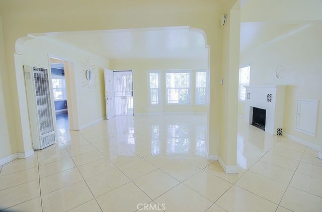 2920 Los Flores Boulevard, Lynwood, CA 90262