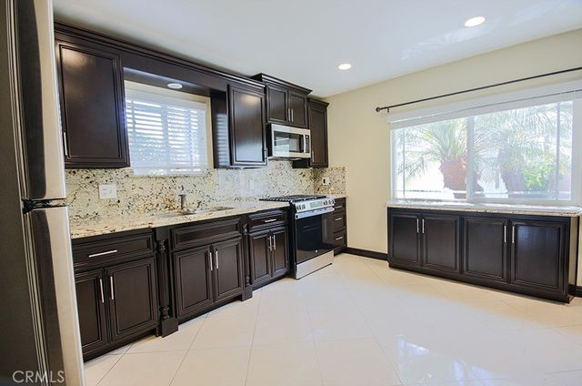 2920 Los Flores Boulevard, Lynwood, CA 90262
