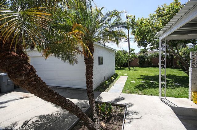 2920 Los Flores Boulevard, Lynwood, CA 90262