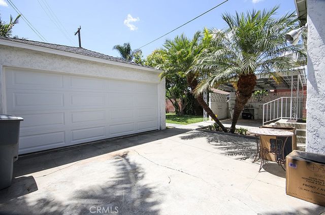 2920 Los Flores Boulevard, Lynwood, CA 90262