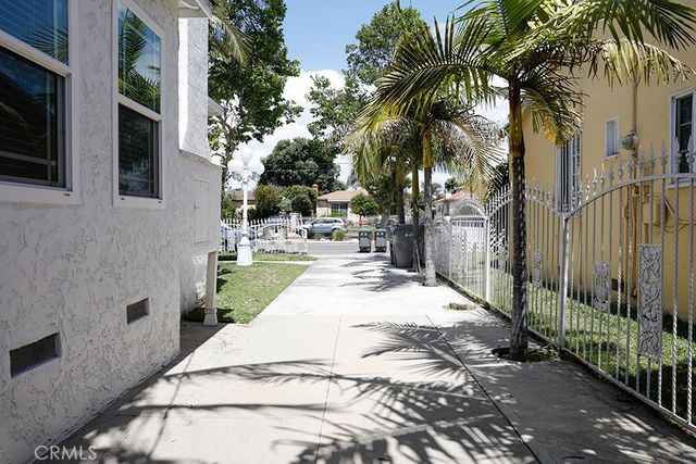 2920 Los Flores Boulevard, Lynwood, CA 90262