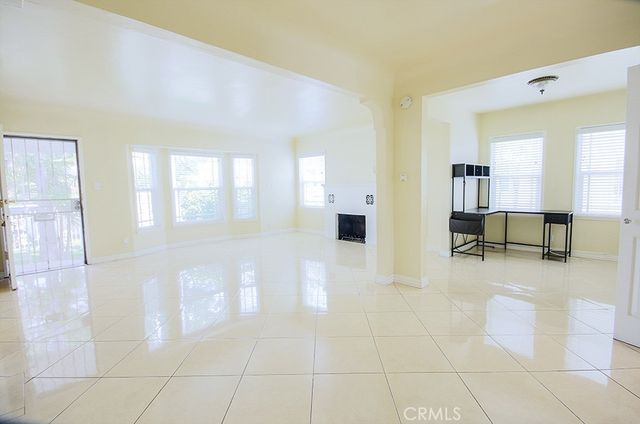 2920 Los Flores Boulevard, Lynwood, CA 90262