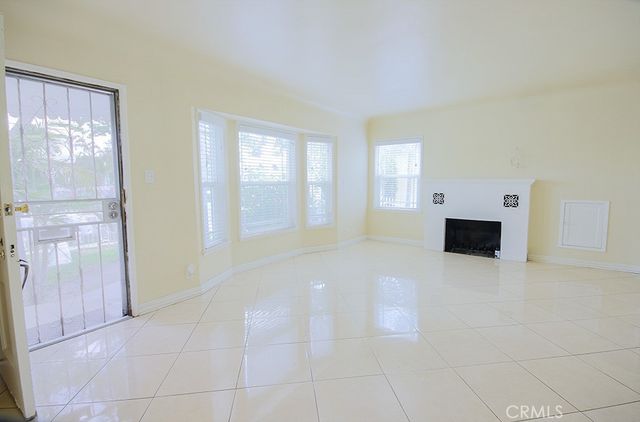 2920 Los Flores Boulevard, Lynwood, CA 90262