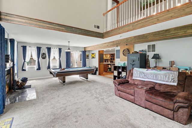 11991 Portage Lake Avenue, Pinckney, MI 48169