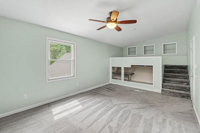 11991 Portage Lake Avenue, Pinckney, MI 48169