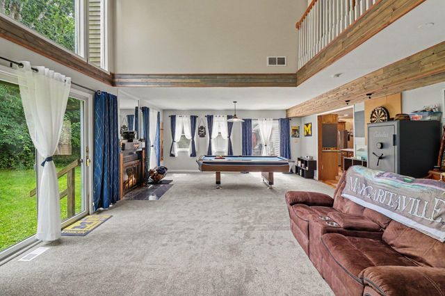 11991 Portage Lake Avenue, Pinckney, MI 48169