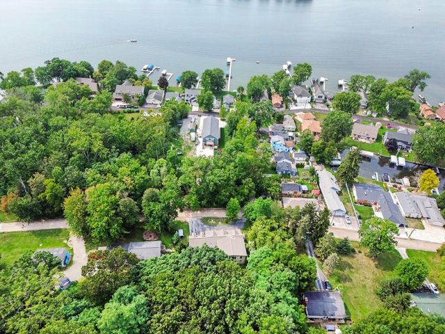11991 Portage Lake Avenue, Pinckney, MI 48169