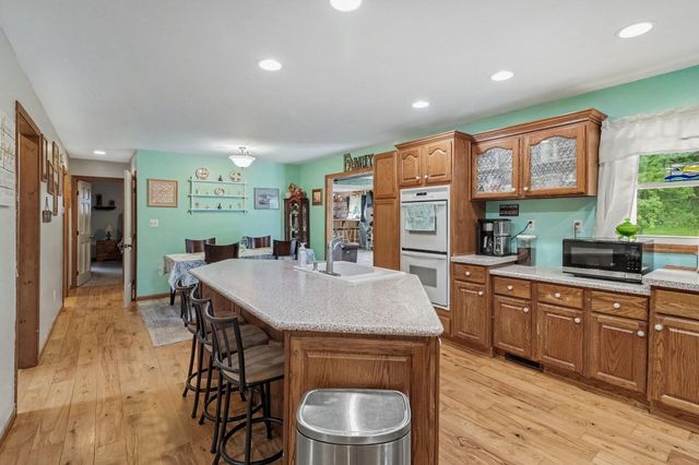 11991 Portage Lake Avenue, Pinckney, MI 48169
