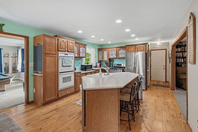 11991 Portage Lake Avenue, Pinckney, MI 48169