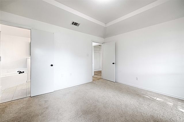 117 Lassetter Drive, Red Oak, TX 75154