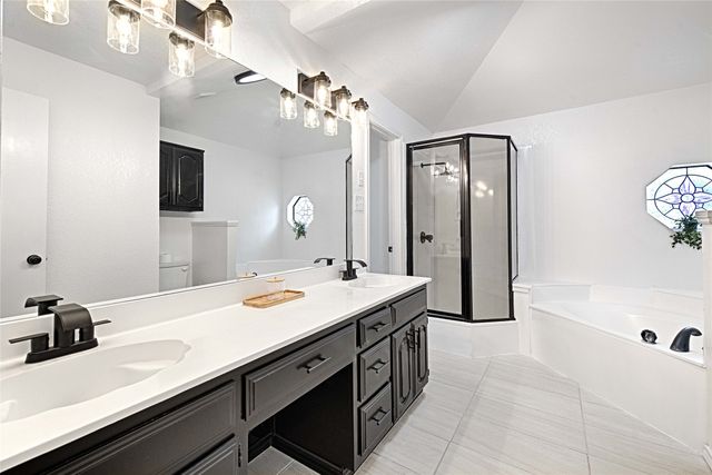 117 Lassetter Drive, Red Oak, TX 75154