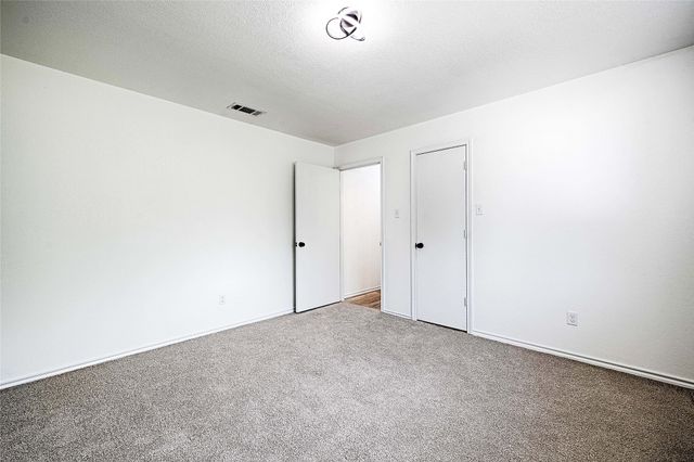 117 Lassetter Drive, Red Oak, TX 75154