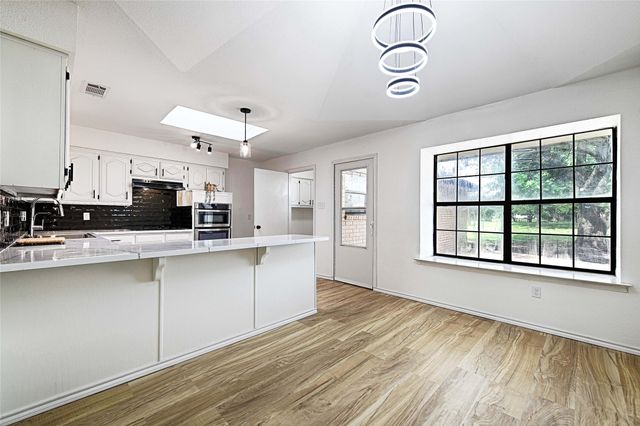 117 Lassetter Drive, Red Oak, TX 75154