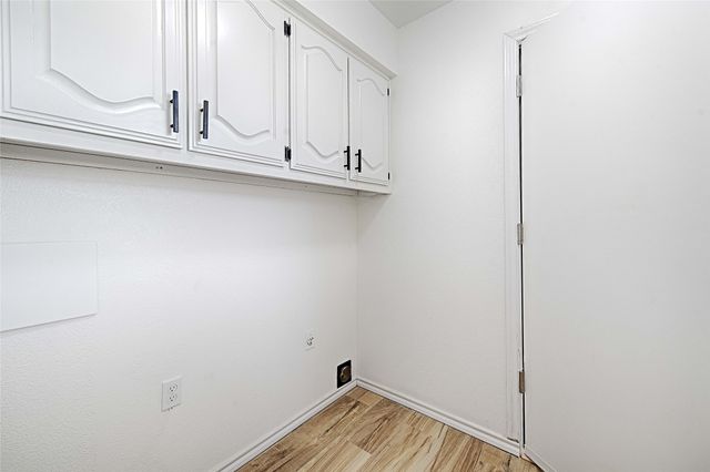 117 Lassetter Drive, Red Oak, TX 75154