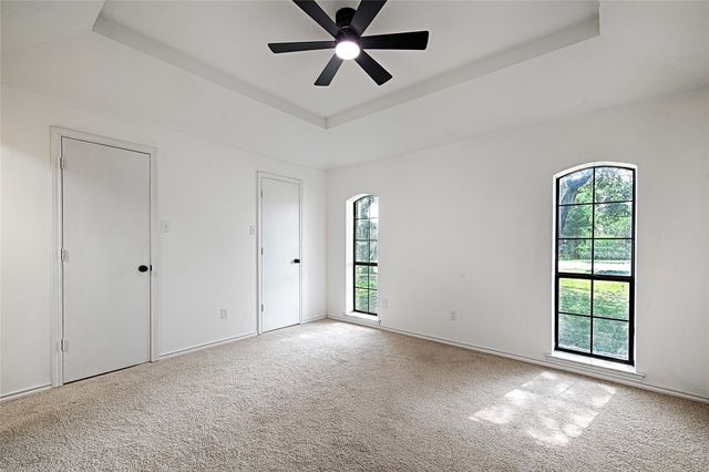 117 Lassetter Drive, Red Oak, TX 75154