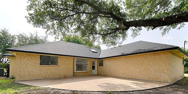 117 Lassetter Drive, Red Oak, TX 75154