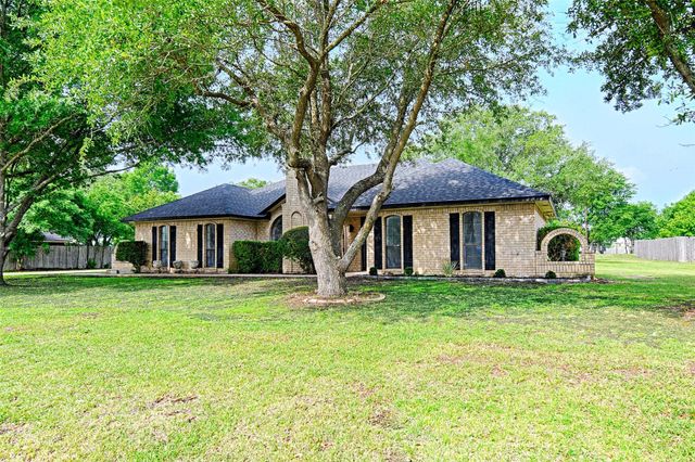 117 Lassetter Drive, Red Oak, TX 75154