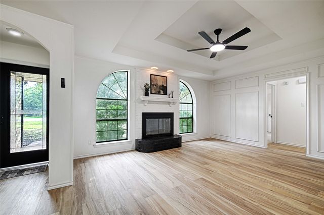 117 Lassetter Drive, Red Oak, TX 75154