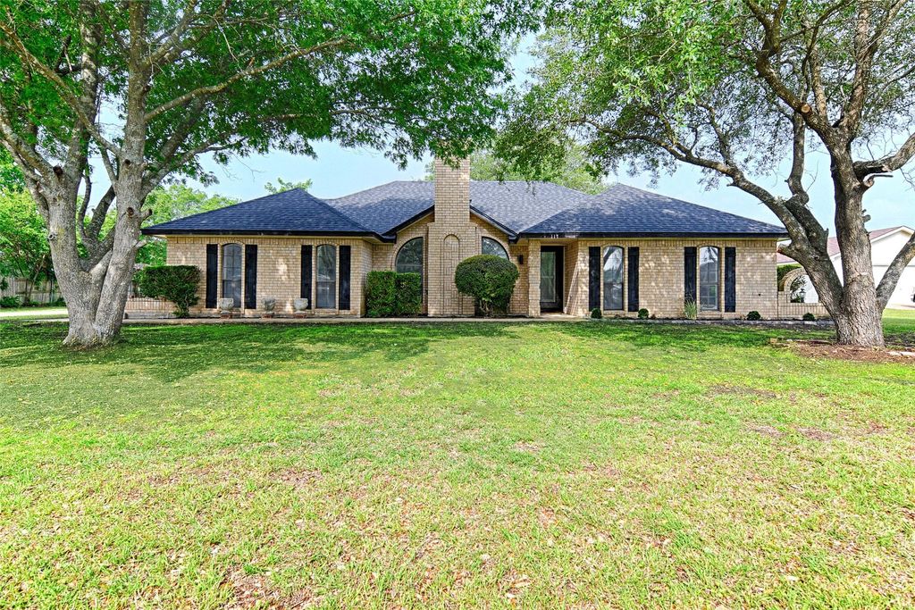 117 Lassetter Drive, Red Oak, TX 75154