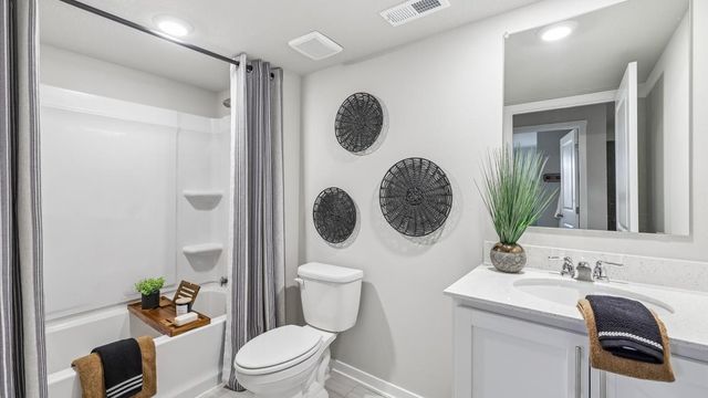 4728 173rd Street, Urbandale, IA 50322