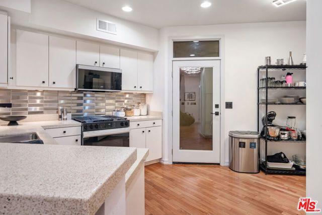 910 E Palm Canyon Drive 102, Palm Springs, CA 92264