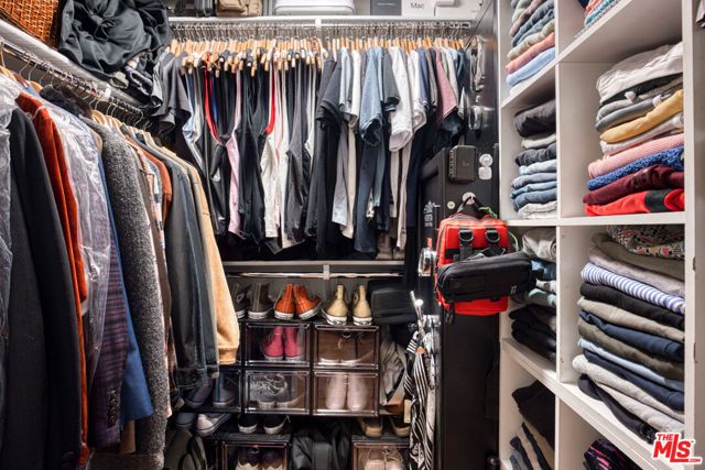 910 E Palm Canyon Drive 102, Palm Springs, CA 92264