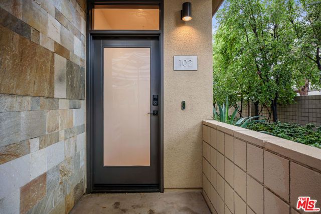 910 E Palm Canyon Drive 102, Palm Springs, CA 92264