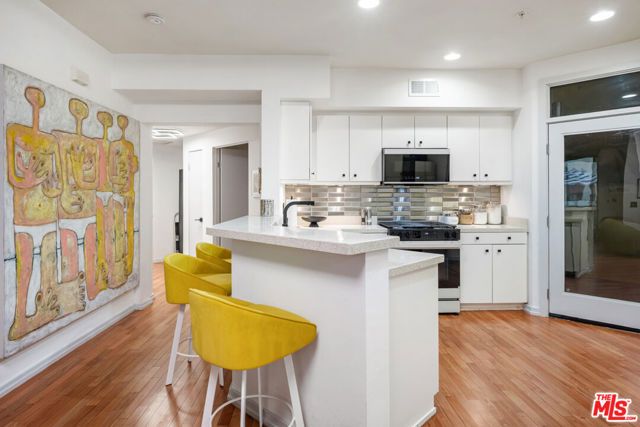 910 E Palm Canyon Drive 102, Palm Springs, CA 92264